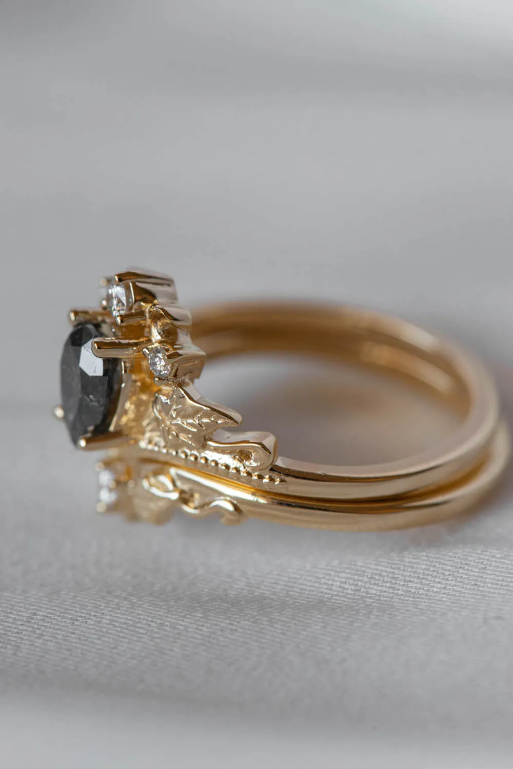 Natural salt and pepper diamond bridal ring set, ivy leaves engagement ring set with diamonds / Ariadne