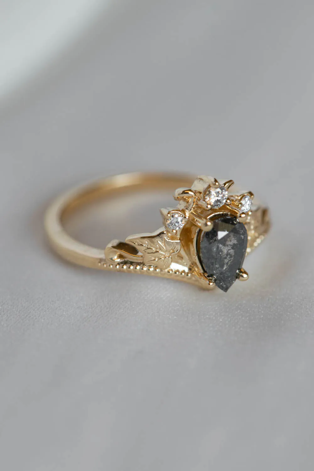 Natural salt and pepper diamond bridal ring set, ivy leaves engagement ring set with diamonds / Ariadne