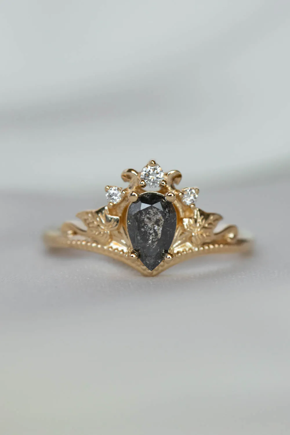 Natural salt and pepper diamond bridal ring set, ivy leaves engagement ring set with diamonds / Ariadne