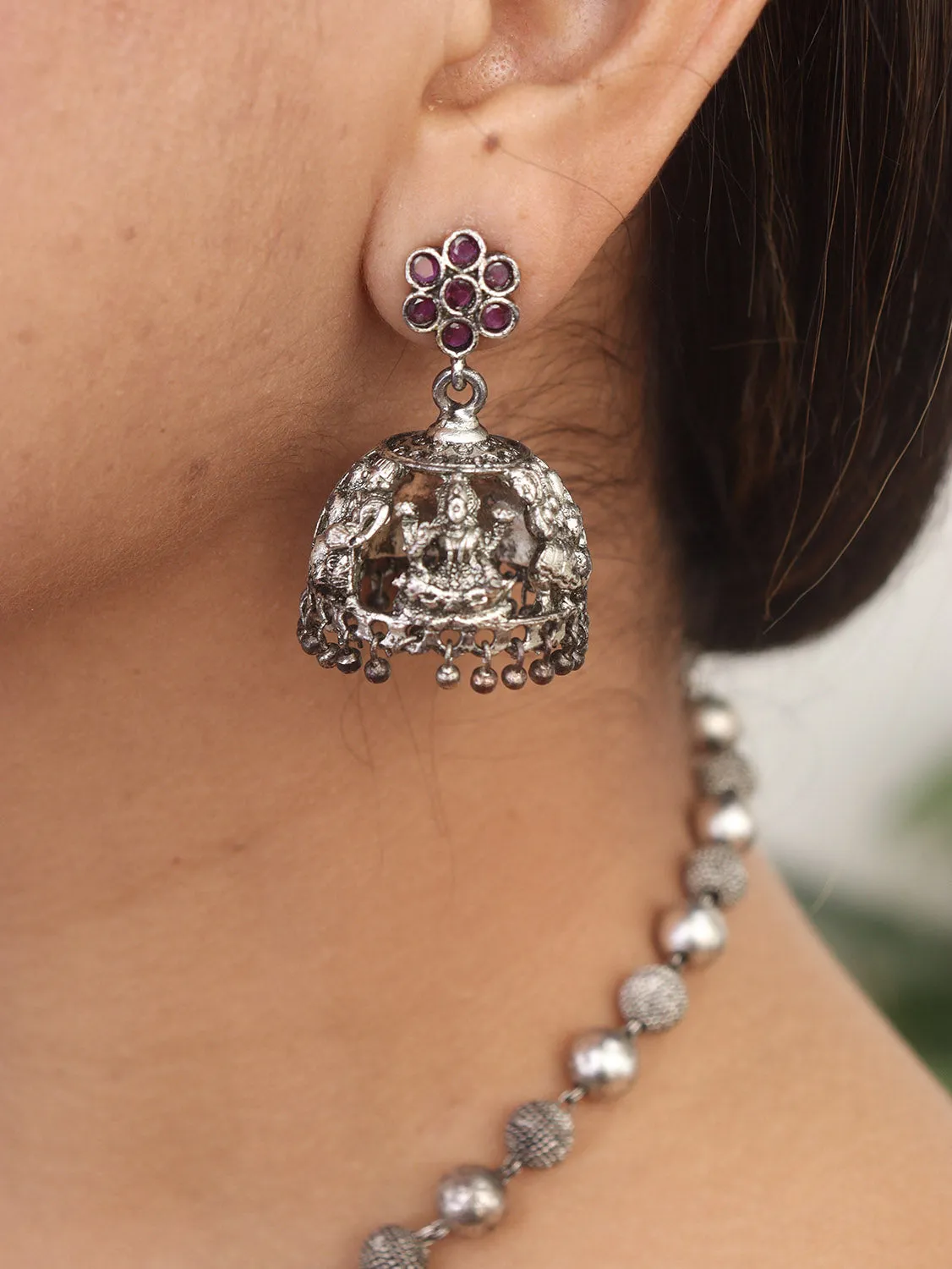 Radiant Elegance: Luxurionworld's Exclusive Necklace Set for Unmatched Sophistication