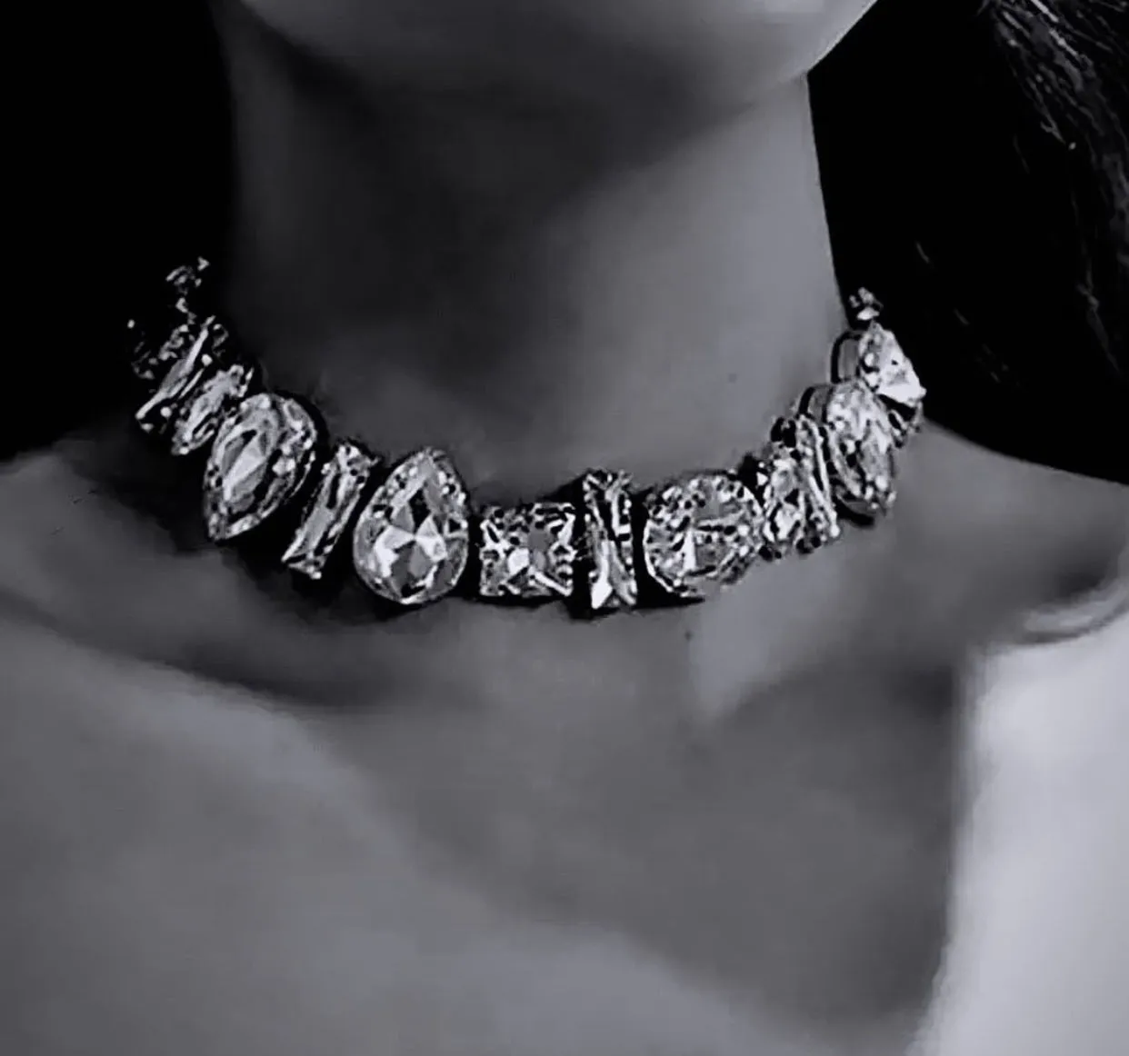 SELFIE CHOKER