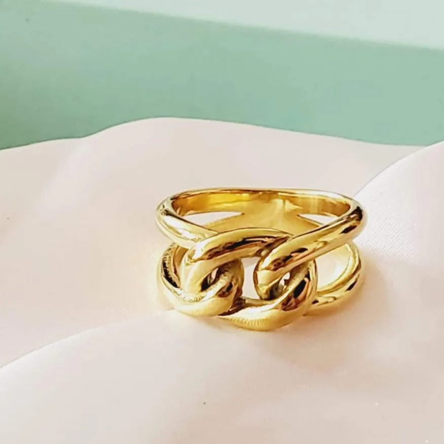 Zivel Knot Ring